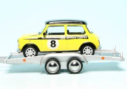 Schuco Land Rover Defender (2015) Mit PKW-Anhänger Und Mini Cooper (1999) "Mini Maniac - Britax Cooper" -Schuco 452034800 schuco land rover defender 2015 mit pkwanhaenger und mini cooper 1999 mini maniac britax cooper 4