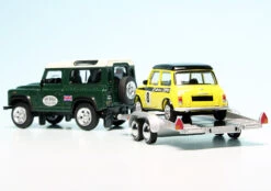 Schuco Land Rover Defender (2015) Mit PKW-Anhänger Und Mini Cooper (1999) "Mini Maniac - Britax Cooper" -Schuco 452034800 schuco land rover defender 2015 mit pkwanhaenger und mini cooper 1999 mini maniac britax cooper 5
