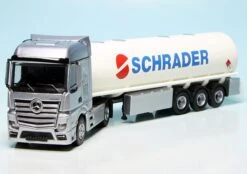 Schuco Mercedes Benz Actros (2011) Mit Unitas 2000 Tank-Auflieger "Schrader" -Schuco 452207000 Schuco Mercedes Benz Actros 2011 mit Unitas 2000 Tank Auflieger Schrader z3