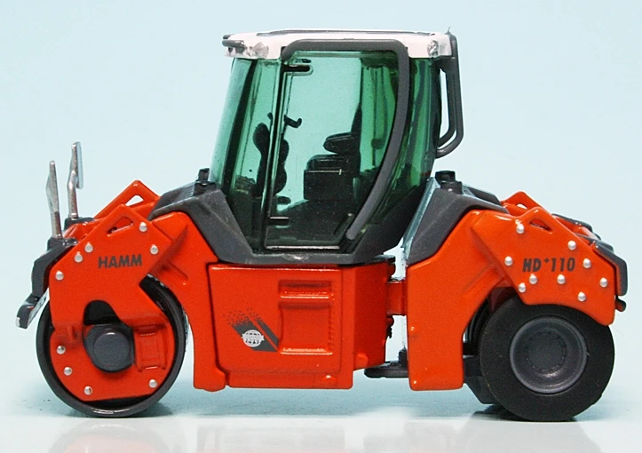 Schuco Hamm Straßenwalze HD+ 110 4 Schuco Hamm Straßenwalze HD+ 110 – Bild 4