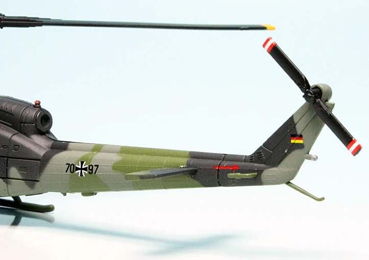 Schuco Bell UH 1D Rettungshubschrauber "Bundeswehr / SAR" 6 Schuco Bell UH 1D Rettungshubschrauber "Bundeswehr / SAR" – Bild 6