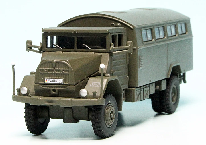 Schuco MAN LKW 5t GL 630 L2A Mit Kofferaufbau "Bundeswehr" 3 Schuco MAN LKW 5t GL 630 L2A Mit Kofferaufbau "Bundeswehr" – Bild 3