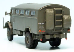 Schuco MAN LKW 5t GL 630 L2A Mit Kofferaufbau "Bundeswehr" 10 Schuco MAN LKW 5t GL 630 L2A Mit Kofferaufbau "Bundeswehr" -Schuco 452652000 schuco man lkw 5t gl 630 l2a mit kofferaufbau bundeswehr 4