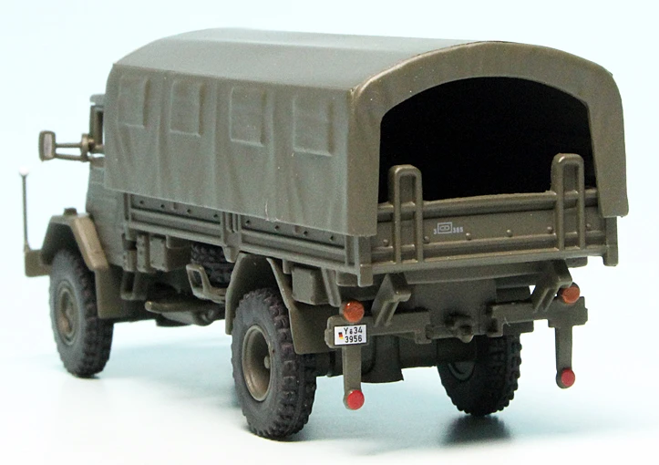 Schuco MAN LKW 5t GL 630 L2AE Pritsche/Plane "Bundeswehr" 6 Schuco MAN LKW 5t GL 630 L2AE Pritsche/Plane "Bundeswehr" – Bild 6