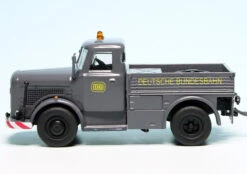 Schuco Kaelble KV 632 Schwerlast-Zugmaschine Mit Culemeyer Strassenroller "Deutsche Bundesbahn" -Schuco 452657600 schuco kaelble kv 632 schwerlastzugmaschine mit culemeyer strassenroller deutsche bundesbahn 3