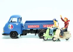Schuco Hanomag Kurier Pritschenwagen Mit Zwei Vespa Rollern "Vespa Service" -Schuco 452661400 schuco hanomag kurier pritschenwagen mit zwei vespa rollern vespa service 3