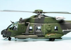 Schuco Airbus Helicopter NH 90 Hubschrauber "Bundeswehr / Heer" -Schuco 452666400 schuco airbus helicopter nh 90 hubschrauber bundeswehr heer 3