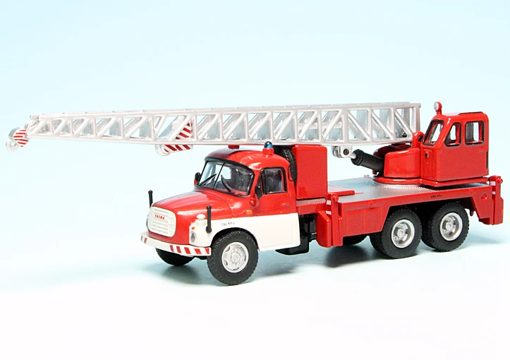 Schuco Tatra T138 6x6 Kranwagen "Feuerwehr" 1 Schuco Tatra T138 6x6 Kranwagen "Feuerwehr"