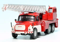 Schuco Tatra T138 6x6 Kranwagen "Feuerwehr" 9 Schuco Tatra T138 6x6 Kranwagen "Feuerwehr" -Schuco 452668300 schuco tatra t138 6x6 kranwagen feuerwehr 2