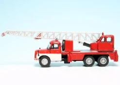 Schuco Tatra T138 6x6 Kranwagen "Feuerwehr" 10 Schuco Tatra T138 6x6 Kranwagen "Feuerwehr" -Schuco 452668300 schuco tatra t138 6x6 kranwagen feuerwehr 3
