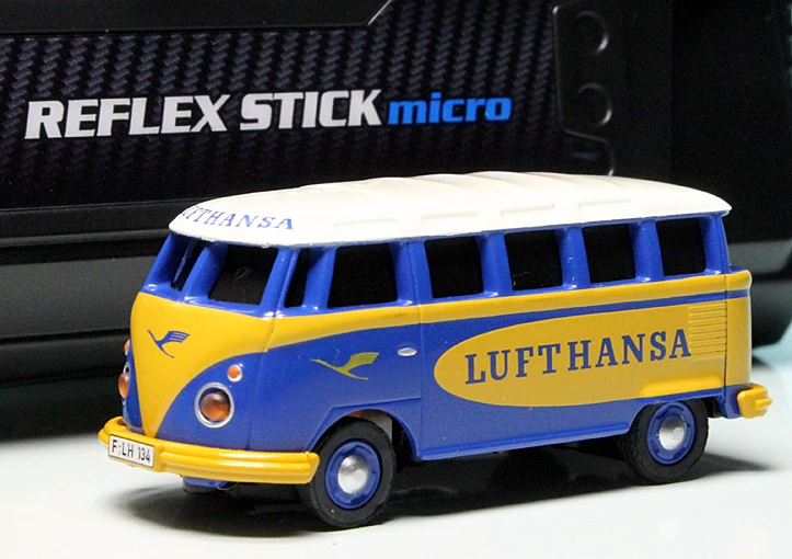 Schuco VW T1 Bulli Samba Bus "Lufthansa" - Ferngesteuert Mit 2.4 GHz Technologie 2 Schuco VW T1 Bulli Samba Bus "Lufthansa" - Ferngesteuert Mit 2.4 GHz Technologie – Bild 2
