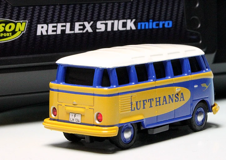 Schuco VW T1 Bulli Samba Bus "Lufthansa" - Ferngesteuert Mit 2.4 GHz Technologie 3 Schuco VW T1 Bulli Samba Bus "Lufthansa" - Ferngesteuert Mit 2.4 GHz Technologie – Bild 3