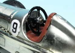 Schuco "100 Jahre Automobil" Mercedes Benz 1936 Rennwagen / Schuco Studio I 1050 Montagekasten -Schuco 701023 schuco 100 jahre automobil mercedes benz 1936 rennwagen schuco studio i 1050 montagekasten 2