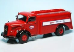 Schuco Mercedes Benz L6600 Tankwagen "Esso"