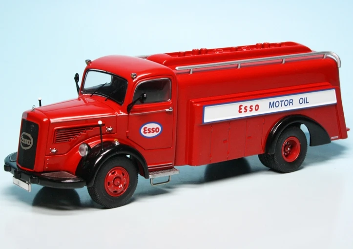 Schuco Mercedes Benz L6600 Tankwagen "Esso" 1 Schuco Mercedes Benz L6600 Tankwagen "Esso"