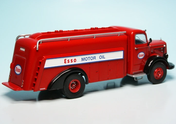 Schuco Mercedes Benz L6600 Tankwagen "Esso" 2 Schuco Mercedes Benz L6600 Tankwagen "Esso" – Bild 2