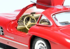 Schuco Mercedes Benz 300SL Flügeltürer "Mercedes Benz Classic" 11 Schuco Mercedes Benz 300SL Flügeltürer "Mercedes Benz Classic" -Schuco 901022 schuco mercedes benz 300sl fluegeltuerer mercedes benz classic 4