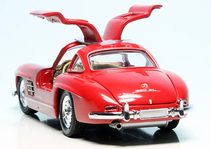 Schuco Mercedes Benz 300SL Flügeltürer "Mercedes Benz Classic" 6 Schuco Mercedes Benz 300SL Flügeltürer "Mercedes Benz Classic" – Bild 6