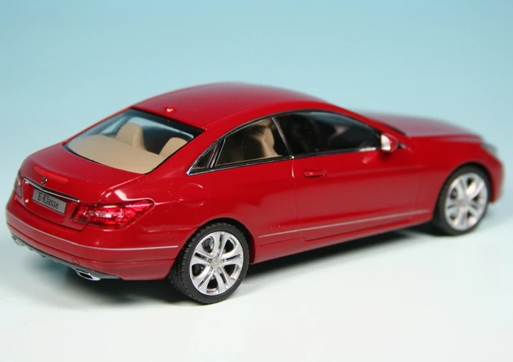 Schuco Mercedes Benz E-Klasse Coupé (C207) (2009) "Mercedes Benz Werbemodell" 2 Schuco Mercedes Benz E-Klasse Coupé (C207) (2009) "Mercedes Benz Werbemodell" – Bild 2