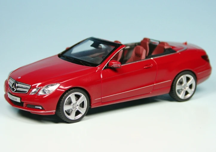 Schuco Mercedes Benz E-Klasse Cabriolet (A207) (2010) "Mercedes Benz Werbemodell" 1 Schuco Mercedes Benz E-Klasse Cabriolet (A207) (2010) "Mercedes Benz Werbemodell"