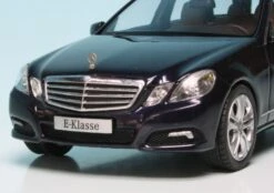 Schuco Mercedes Benz E-Klasse Avantgarde T-Modell (S212) (2009) "Mercedes Benz Werbemodell" 9 Schuco Mercedes Benz E-Klasse Avantgarde T-Modell (S212) (2009) "Mercedes Benz Werbemodell" -Schuco 901105 Schuco Mercedes Benz E Klasse Avantgarde T Modell S212 2009 Mercedes Werbemodellqu z3