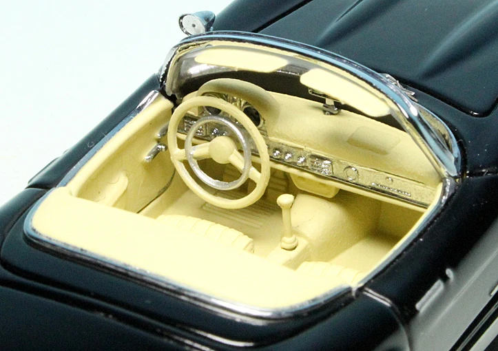 Schuco Mercedes Benz 300SL Roadster "Mercedes Benz - A Flash Of Car" 4 Schuco Mercedes Benz 300SL Roadster "Mercedes Benz - A Flash Of Car" – Bild 4