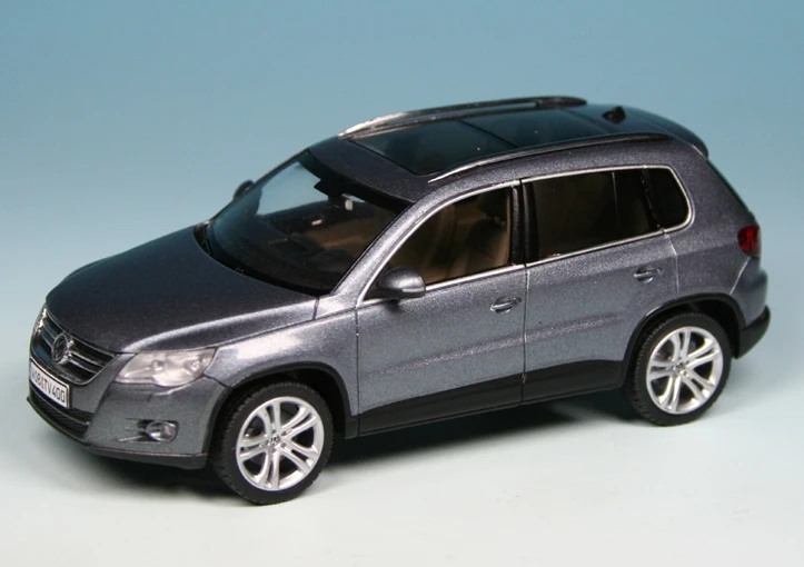 Schuco VW Tiguan Sport & Style (2007) "Volkswagen Werbemodell" 1 Schuco VW Tiguan Sport & Style (2007) "Volkswagen Werbemodell"
