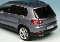 Schuco VW Tiguan Sport & Style (2007) "Volkswagen Werbemodell" 12 Schuco VW Tiguan Sport & Style (2007) "Volkswagen Werbemodell" -Schuco 902022 schuco vw tiguan sport style 2007 volkswagen werbemodell 5