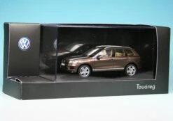 Schuco VW Touareg 4.2 V8 TDI (2010) "Volkswagen Werbemodell" -Schuco 902032 Schuco VW Touareg 4 2 V8 TDI 2010 Volkswagen Werbemodell z7