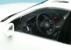 Schuco VW Touareg 4.2 V8 TDI (2010) "Volkswagen Werbemodell" -Schuco 902033 Schuco VW Touareg 4 2 V8 TDI 2010 Volkswagen Werbemodell z5