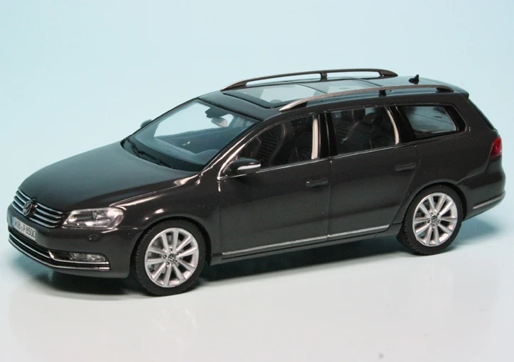 Schuco VW Passat Variant (2010) "Volkswagen Werbemodell" 1 Schuco VW Passat Variant (2010) "Volkswagen Werbemodell"