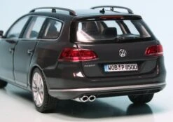 Schuco VW Passat Variant (2010) "Volkswagen Werbemodell" 12 Schuco VW Passat Variant (2010) "Volkswagen Werbemodell" -Schuco 902038 Schuco VW Passat Variant 2010 Volkswagen Werbemodell z6