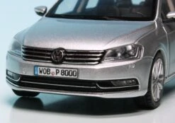 Schuco VW Passat Variant (2010) "Volkswagen Werbemodell" -Schuco 902040 Schuco VW Passat Variant 2010 Volkswagen Werbemodell z3