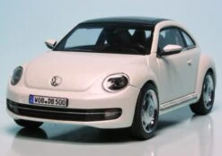 Schuco VW Beetle (2011) "Volkswagen Werbemodell" -Schuco 902045 Schuco VW Beetle 2011 Volkswagen Werbemodell z3