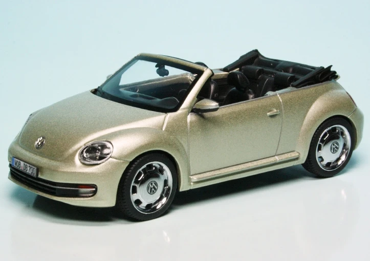 Schuco VW Beetle Cabriolet (2012) "Volkswagen Werbemodell" 1 Schuco VW Beetle Cabriolet (2012) "Volkswagen Werbemodell"
