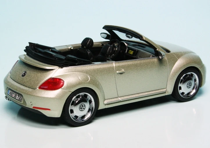Schuco VW Beetle Cabriolet (2012) "Volkswagen Werbemodell" 2 Schuco VW Beetle Cabriolet (2012) "Volkswagen Werbemodell" – Bild 2