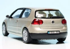 Schuco VW Golf V (2003) "Volkswagen Werbemodell" -Schuco 902107 schuco vw golf v 2003 volkswagen werbemodell 5