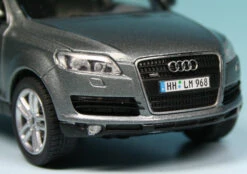 Schuco Audi Q7 4.2 FSI (2005) "Audi Werbemodell" -Schuco 905007 schuco audi q7 42 fsi 2005 audi werbemodell 5