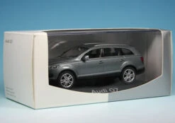Schuco Audi Q7 4.2 FSI (2005) "Audi Werbemodell" -Schuco 905007 schuco audi q7 42 fsi 2005 audi werbemodell 6