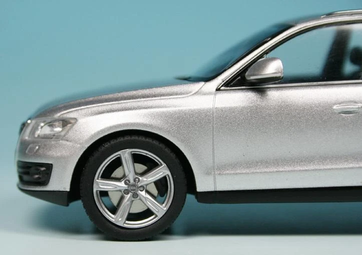 Schuco Audi Q5 3.0 TDI (2008) "Audi Werbemodell" 4 Schuco Audi Q5 3.0 TDI (2008) "Audi Werbemodell" – Bild 4