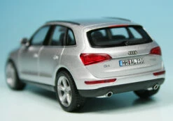 Schuco Audi Q5 3.0 TDI (2008) "Audi Werbemodell" 11 Schuco Audi Q5 3.0 TDI (2008) "Audi Werbemodell" -Schuco 905024 Schuco Audi Q5 3 0 TDI 2008 Audi Werbemodell z5