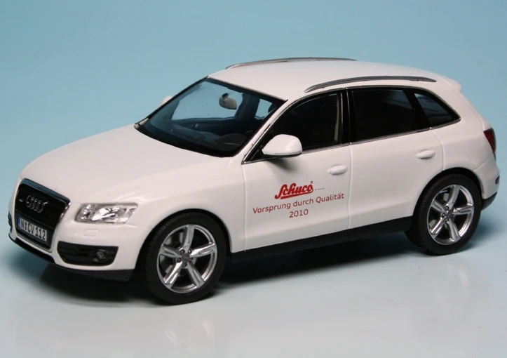 Schuco Audi Q5 3.0 TDI (2008) "Schuco - Vorsprung Durch Qualität" 1 Schuco Audi Q5 3.0 TDI (2008) "Schuco - Vorsprung Durch Qualität"