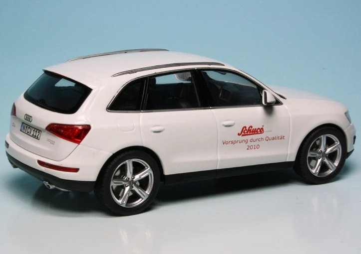 Schuco Audi Q5 3.0 TDI (2008) "Schuco - Vorsprung Durch Qualität" 2 Schuco Audi Q5 3.0 TDI (2008) "Schuco - Vorsprung Durch Qualität" – Bild 2