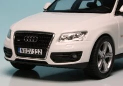 Schuco Audi Q5 3.0 TDI (2008) "Schuco - Vorsprung Durch Qualität" 9 Schuco Audi Q5 3.0 TDI (2008) "Schuco - Vorsprung Durch Qualität" -Schuco 905043 Schuco Audi Q5 3 0 TDI 2008 Schuco Vorsprung durch Qualitt z3