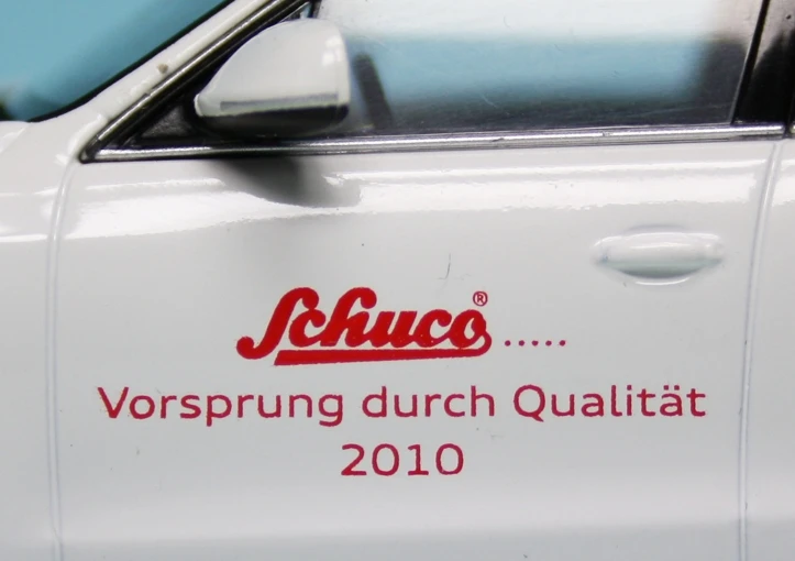 Schuco Audi Q5 3.0 TDI (2008) "Schuco - Vorsprung Durch Qualität" 5 Schuco Audi Q5 3.0 TDI (2008) "Schuco - Vorsprung Durch Qualität" – Bild 5