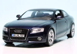 Schuco Audi A5 3.2 Quattro Coupé (2007) "Audi Werbemodell" -Schuco 905088 schuco audi a5 32 quattro coup 2007 audi werbemodell 2