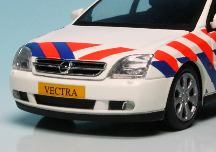 Schuco Opel Vectra C Stufenheck (2002) "Politie" 3 Schuco Opel Vectra C Stufenheck (2002) "Politie" – Bild 3