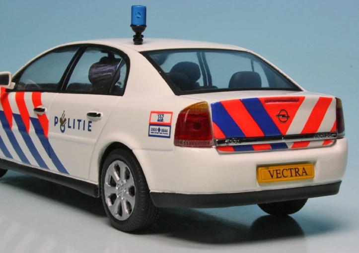 Schuco Opel Vectra C Stufenheck (2002) "Politie" 6 Schuco Opel Vectra C Stufenheck (2002) "Politie" – Bild 6