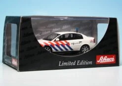 Schuco Opel Vectra C Stufenheck (2002) "Politie" 13 Schuco Opel Vectra C Stufenheck (2002) "Politie" -Schuco 918011 Schuco Opel Vectra C Stufenheck 2002 Politie z7