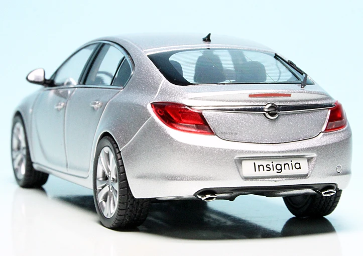 Schuco Opel Insignia Fliessheck (2008) "Opel Werbemodell" 6 Schuco Opel Insignia Fliessheck (2008) "Opel Werbemodell" – Bild 6